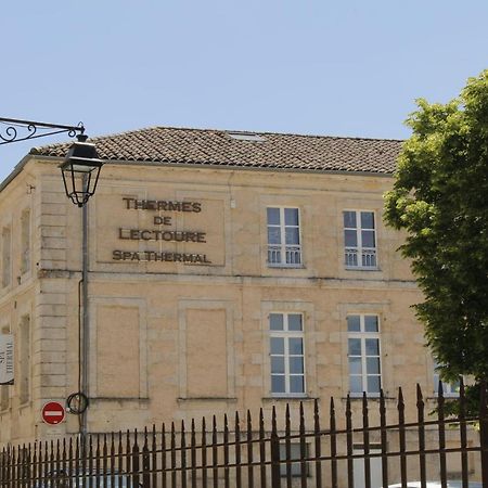 College Des Doctrinaires Hotel Lectoure Bagian luar foto