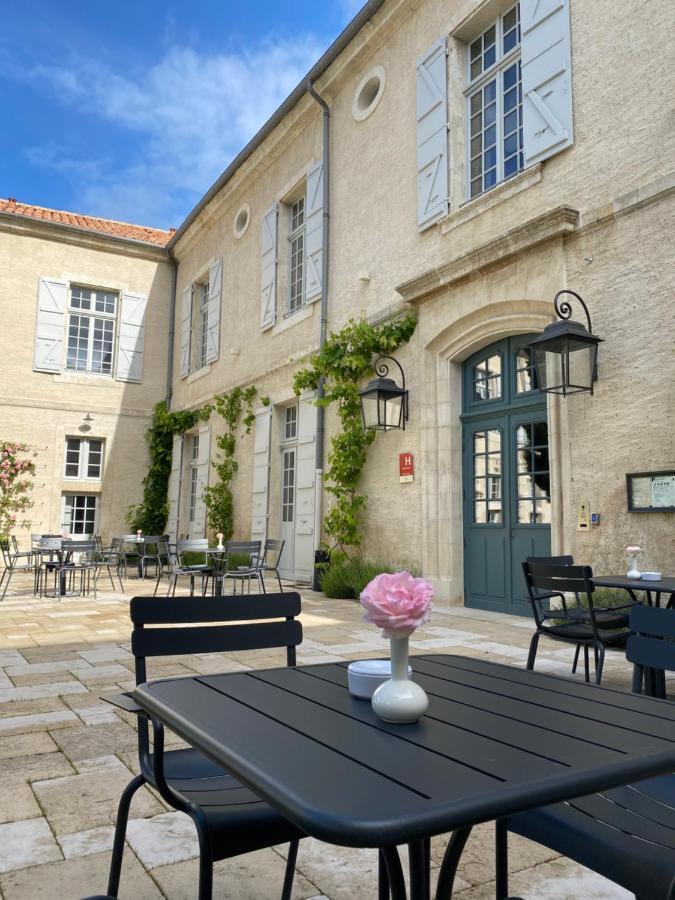 College Des Doctrinaires Hotel Lectoure Bagian luar foto