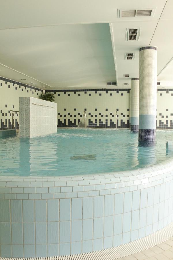 College Des Doctrinaires Hotel Lectoure Bagian luar foto