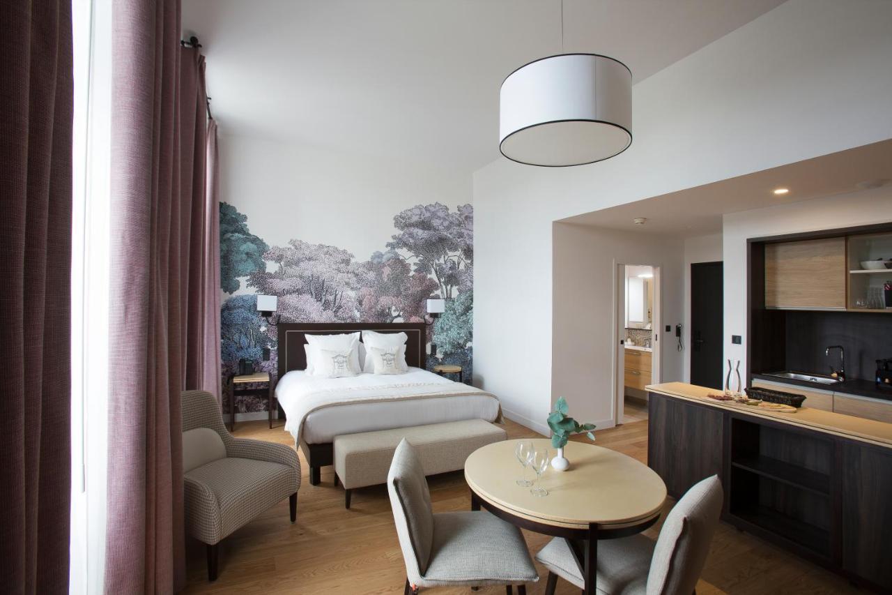 College Des Doctrinaires Hotel Lectoure Bagian luar foto